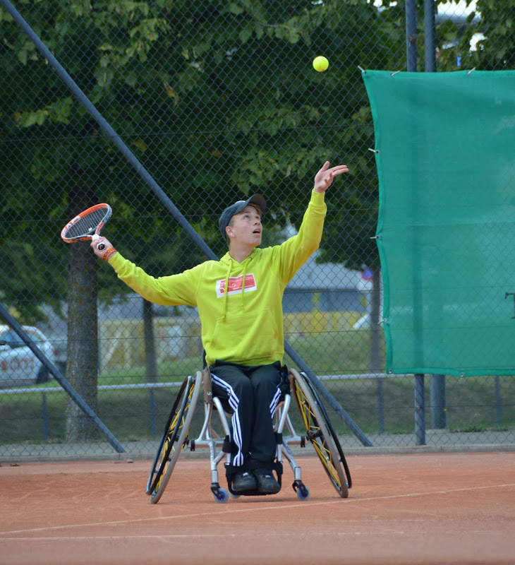 Bitte sende Deine Foto an info@wheelchairtennis.ch